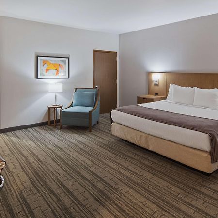 La Vernia Best Western Green Oaks Inn מראה חיצוני תמונה
