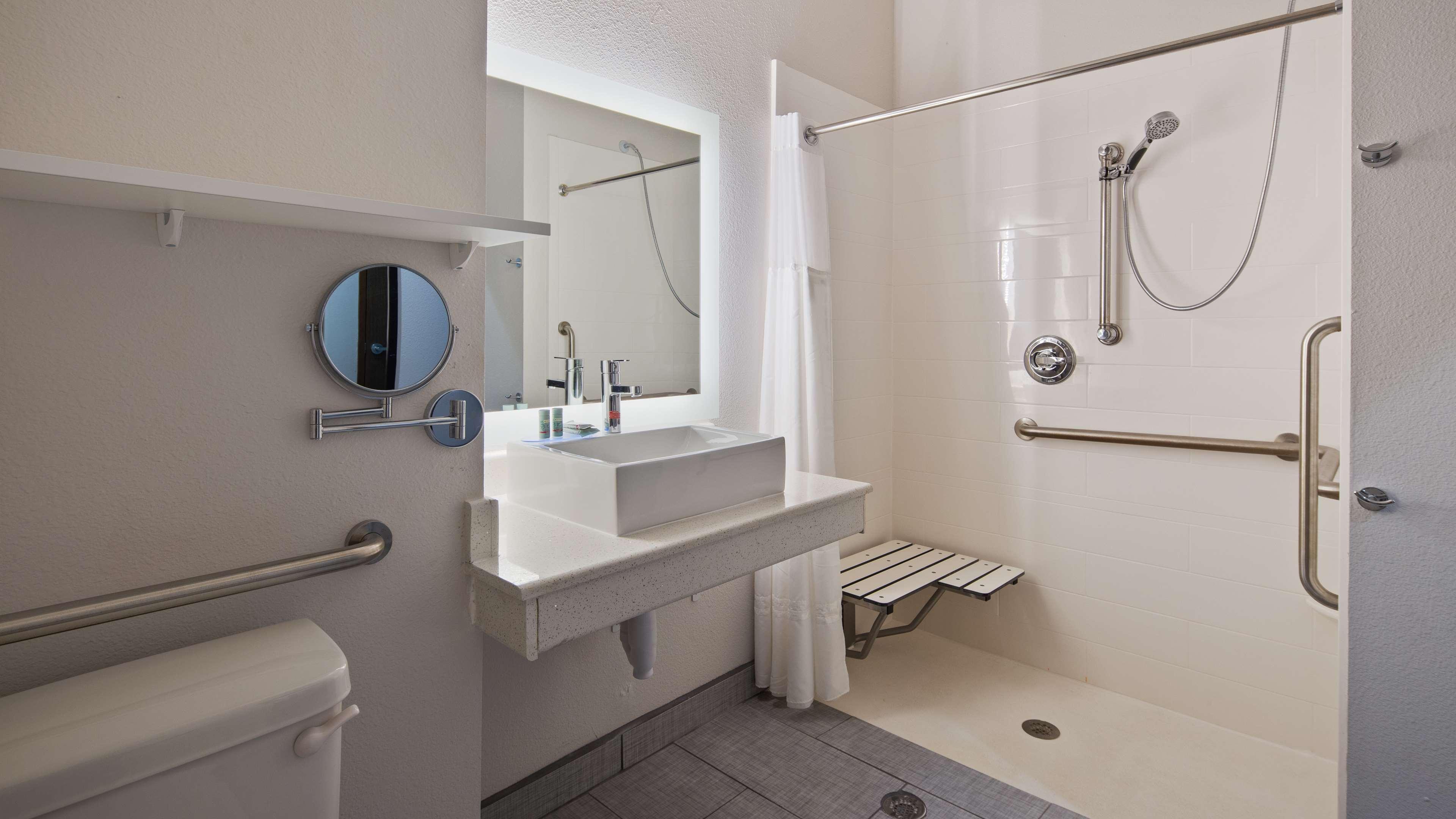 La Vernia Best Western Green Oaks Inn מראה חיצוני תמונה